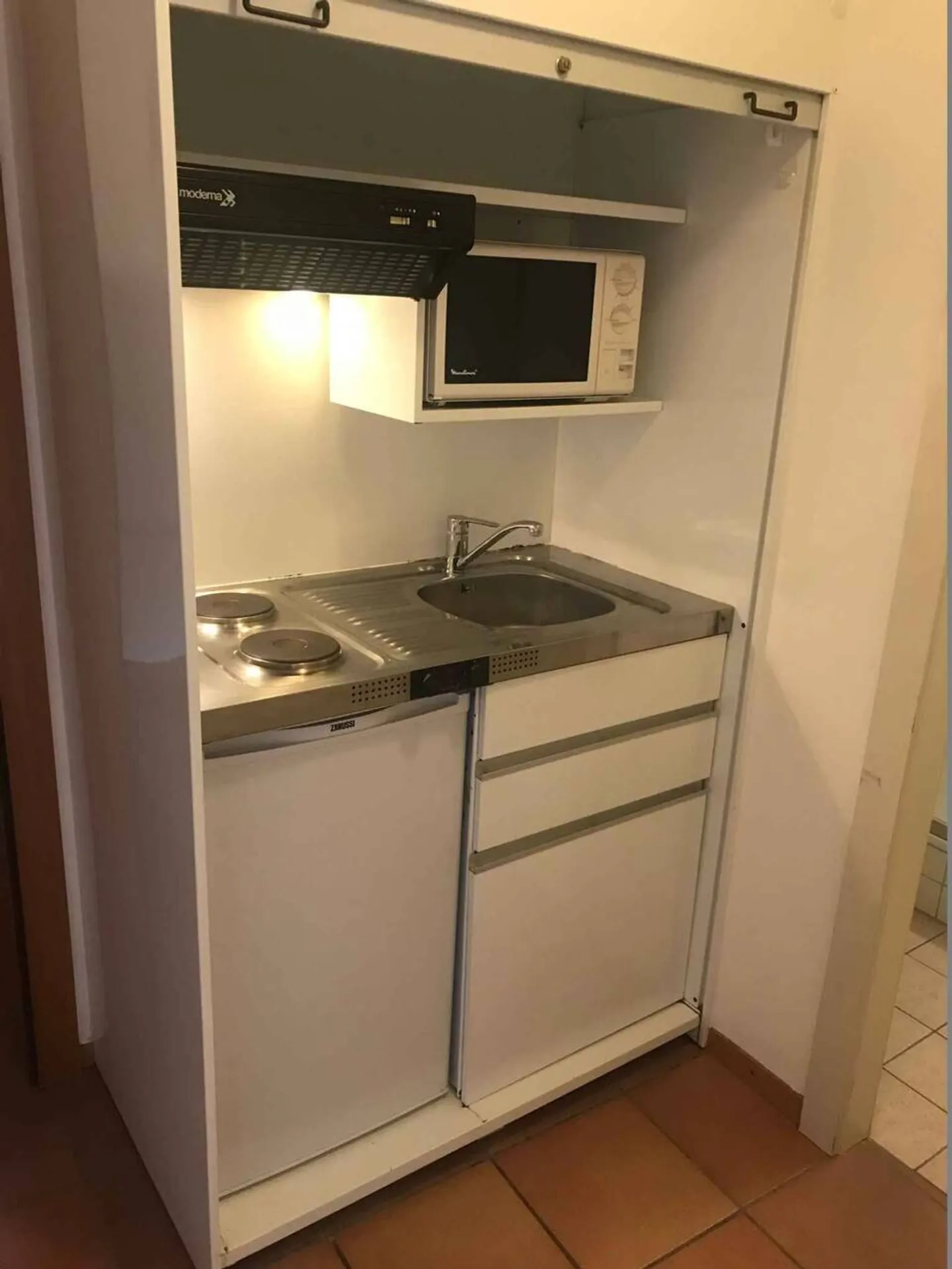 Studio Funzionale Vicino ai Trasporti - Foto 5 di 7