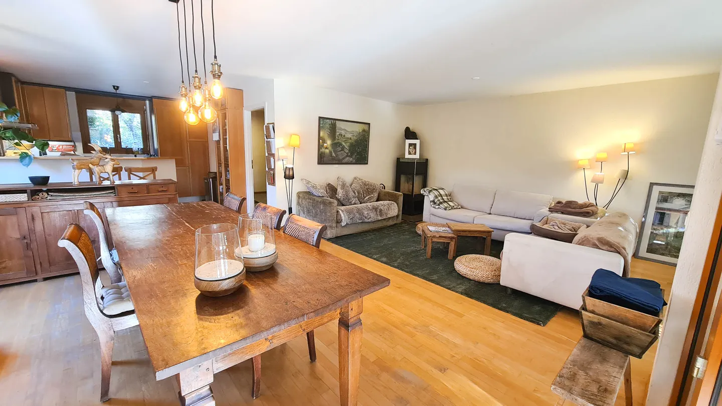 Affascinante Casa Familiare con Giardino - Foto 1 di 4