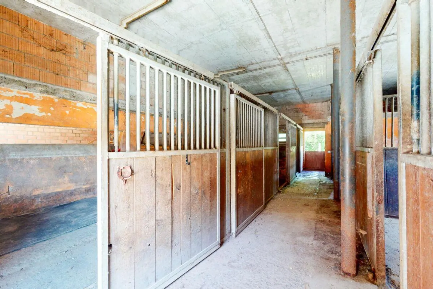 Authentisches Renovierungsbedürftiges Bauernhaus - Foto 14 von 16