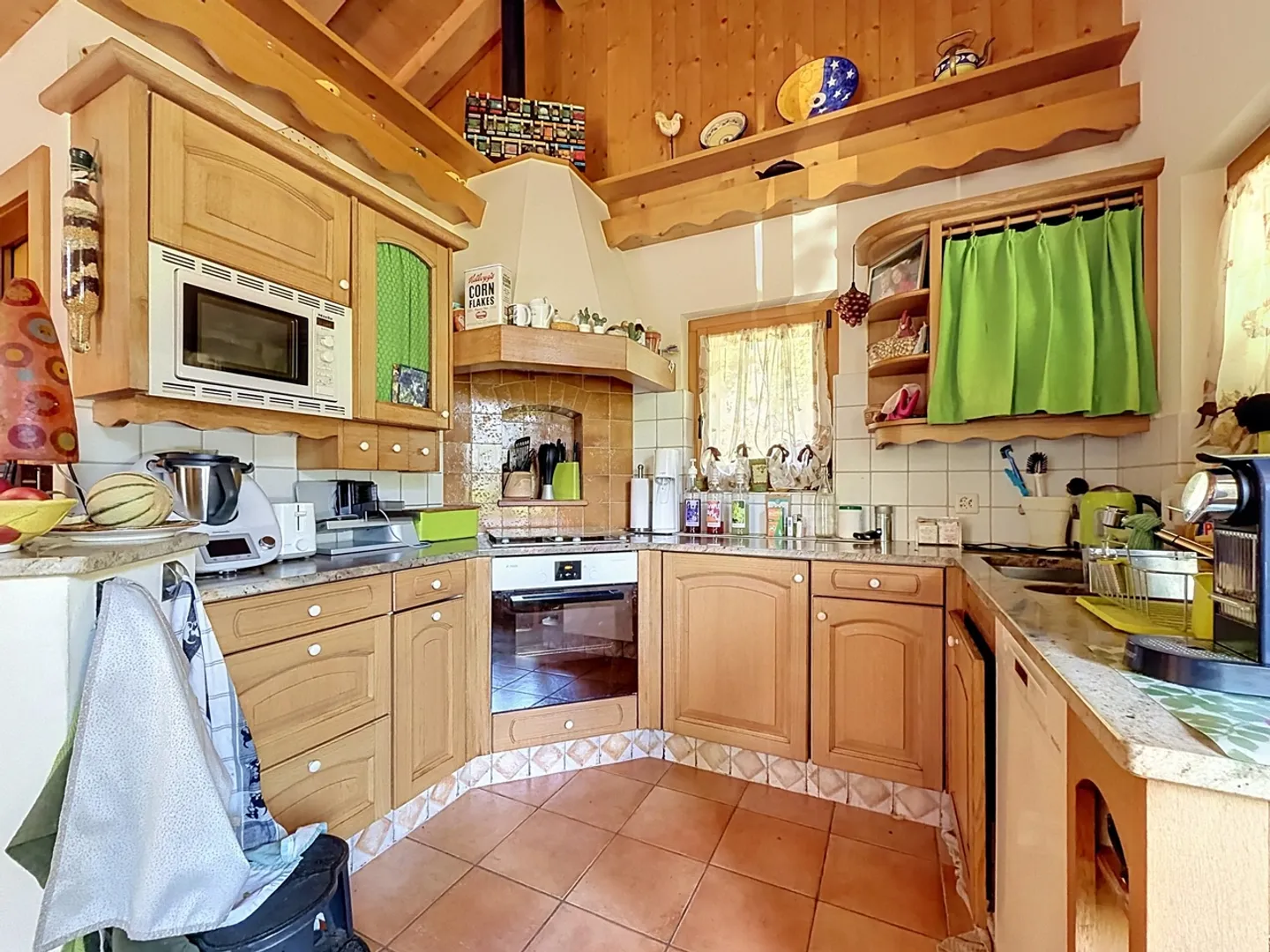 La Tsombe. Cinque case, un sentiero e tutta la valle di fronte. - Foto 4 di 24