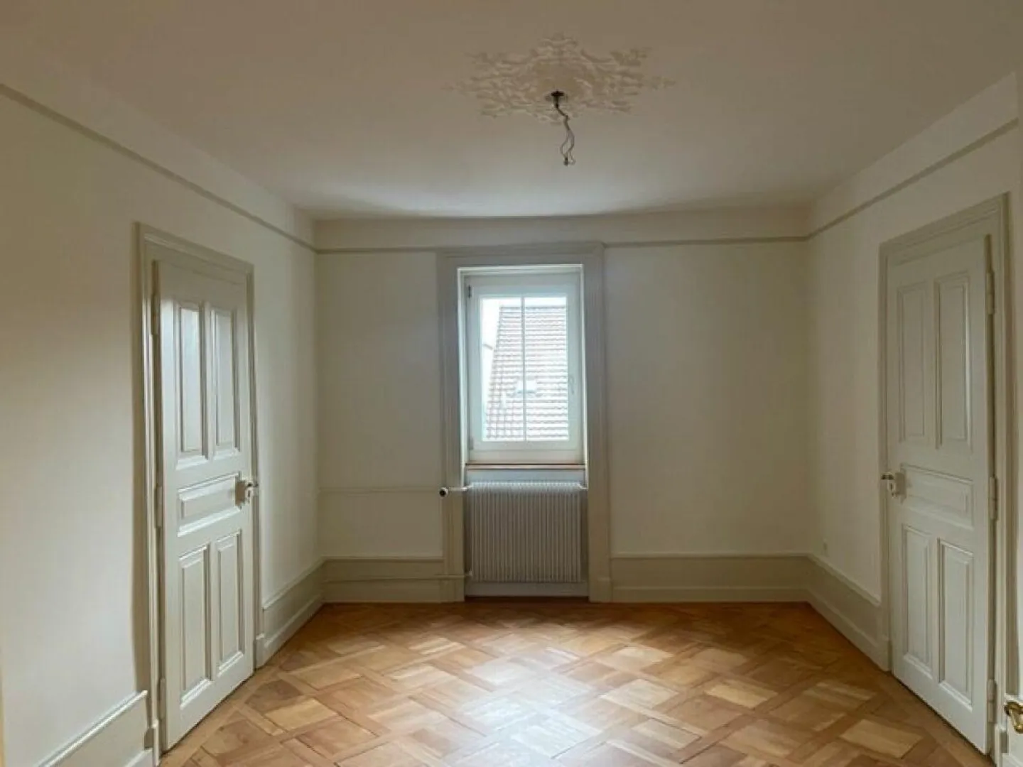 Renovated Old Building Apartment - Photo 3 of 7