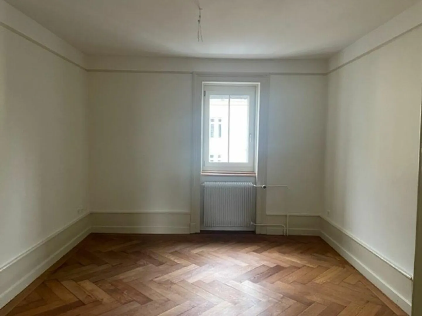 Renovated Old Building Apartment - Photo 4 of 7