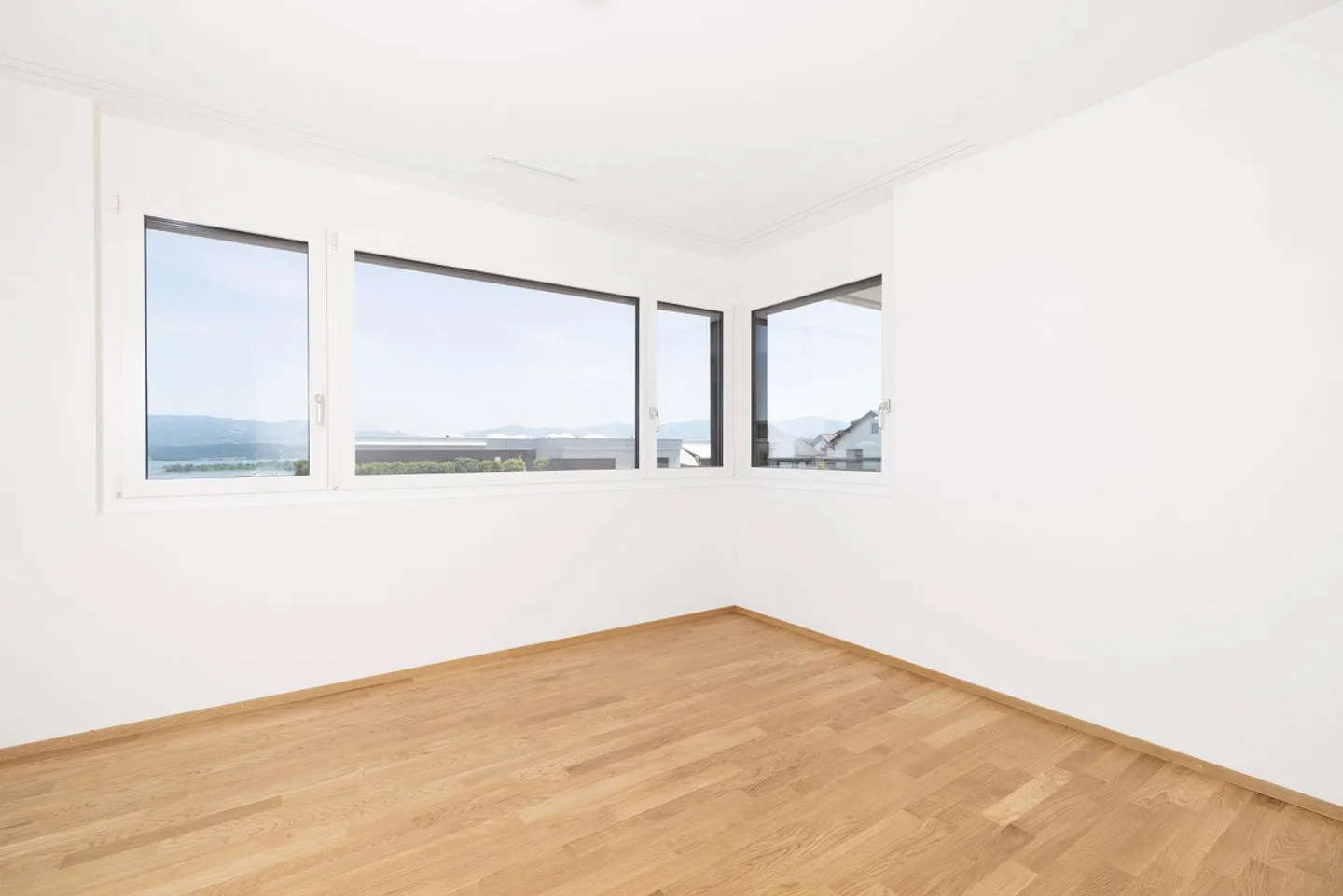 Modern Apartment in Nature - Photo 5 of 11