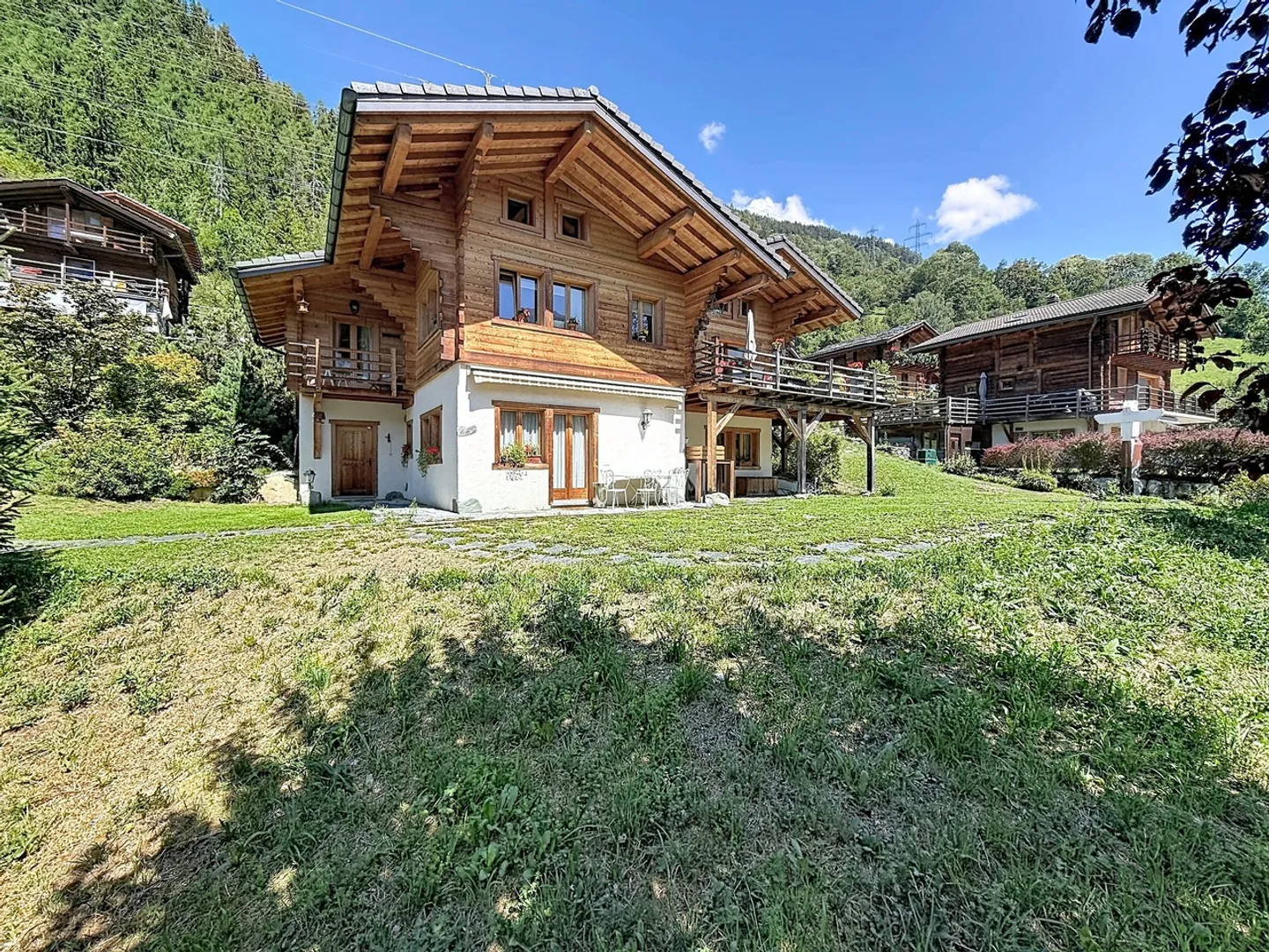 La Tsombe. Cinque case, un sentiero e tutta la valle di fronte. - Foto 22 di 24