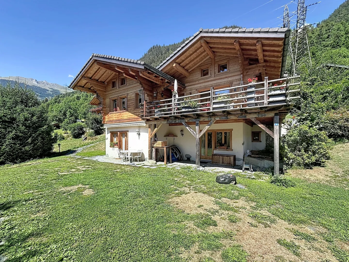 La Tsombe. Cinque case, un sentiero e tutta la valle di fronte. - Foto 23 di 24