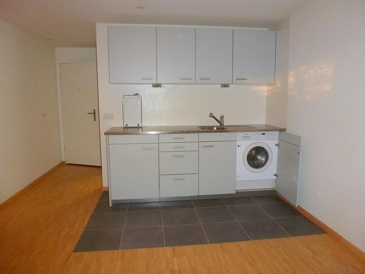 Large Studio in a Quiet Location in Riehen - Photo 4 of 6