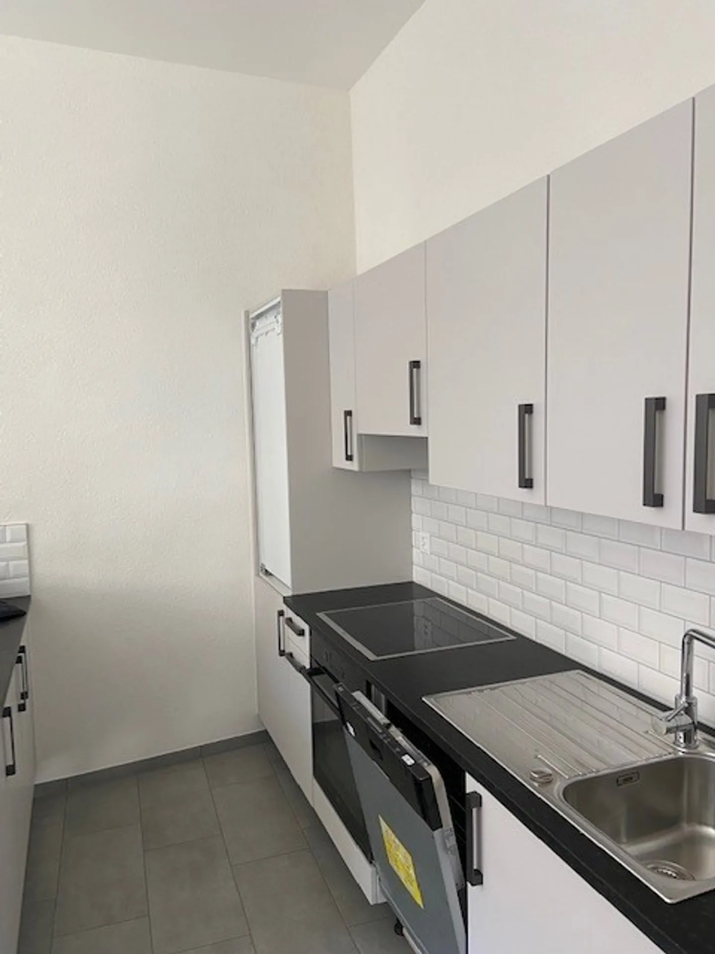3.5 Room Apartment - Photo 1 of 8