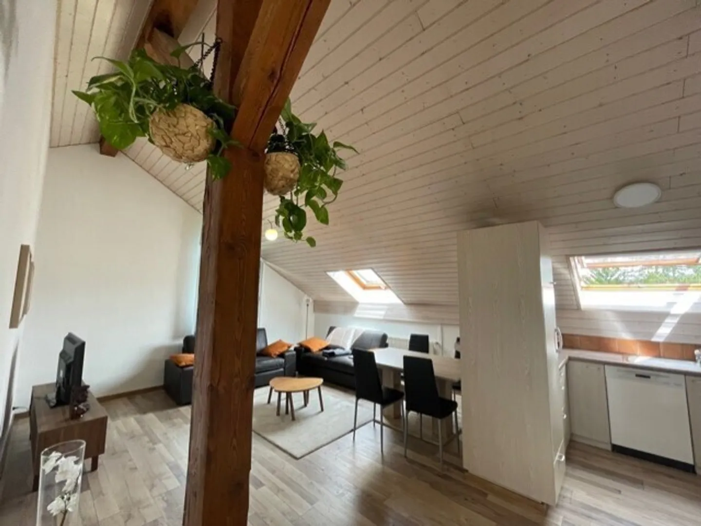 3œ ZI-WOHNUNG IN PORRENTRUY (JU), MÖBLIERT, TEMPORÄR - Photo 2 of 10