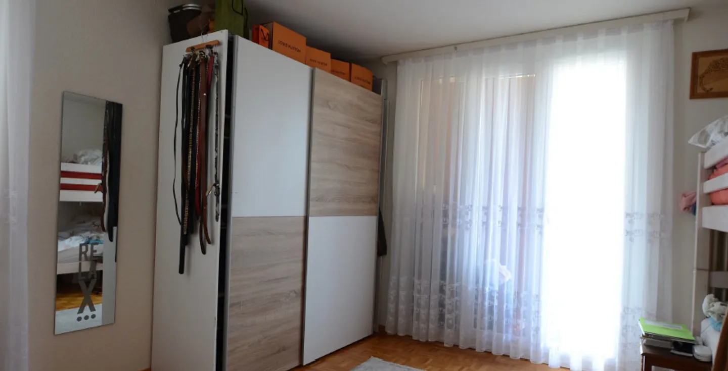 4.5-room apartment on the 1st floor, 2 balconies and individual garage - Photo 6 of 9