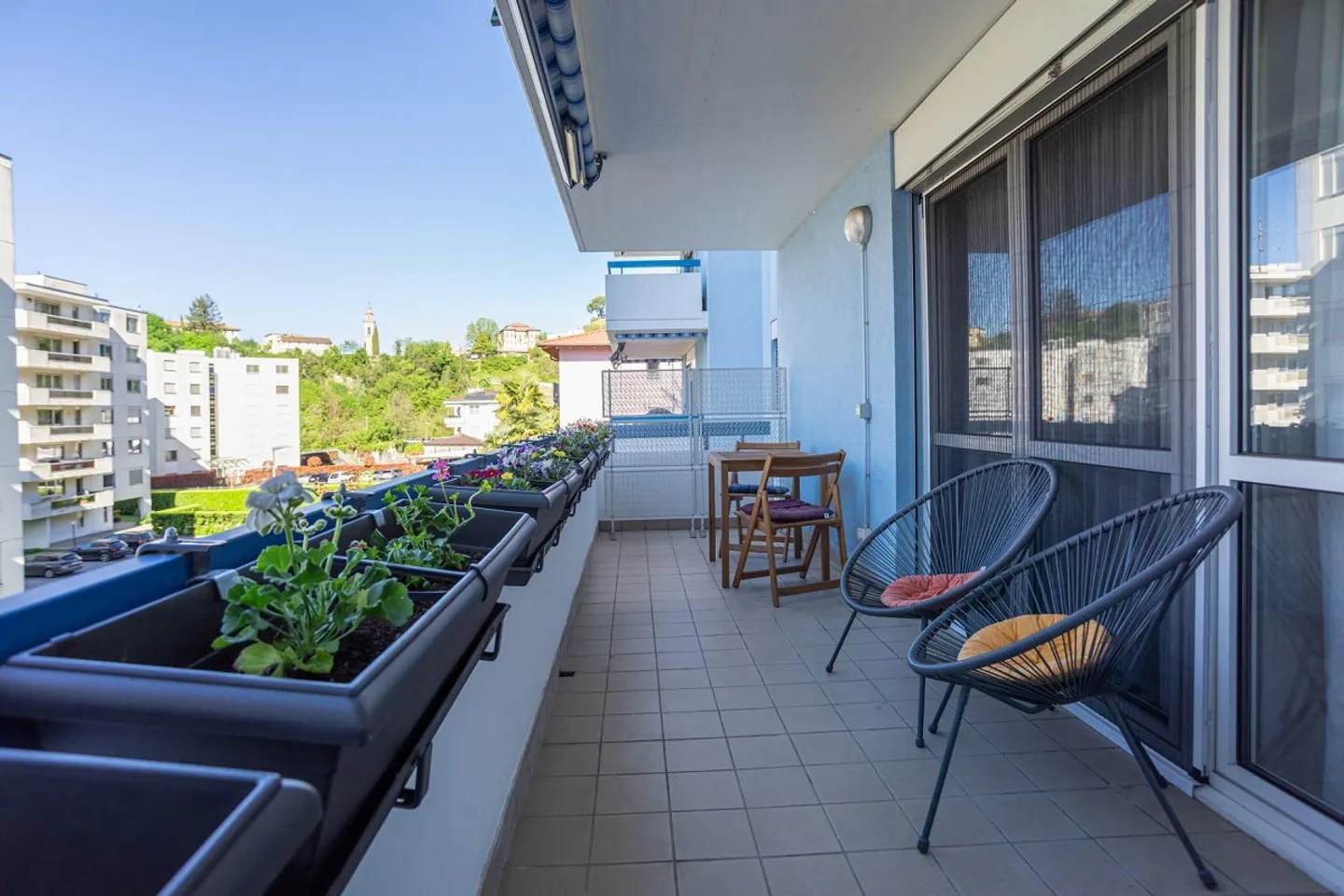 OPPORTUNITY - BRIGHT 4.5-ROOM APARTMENT WITH TERRACE IN MORBIO INFERIORE - Photo 2 of 9