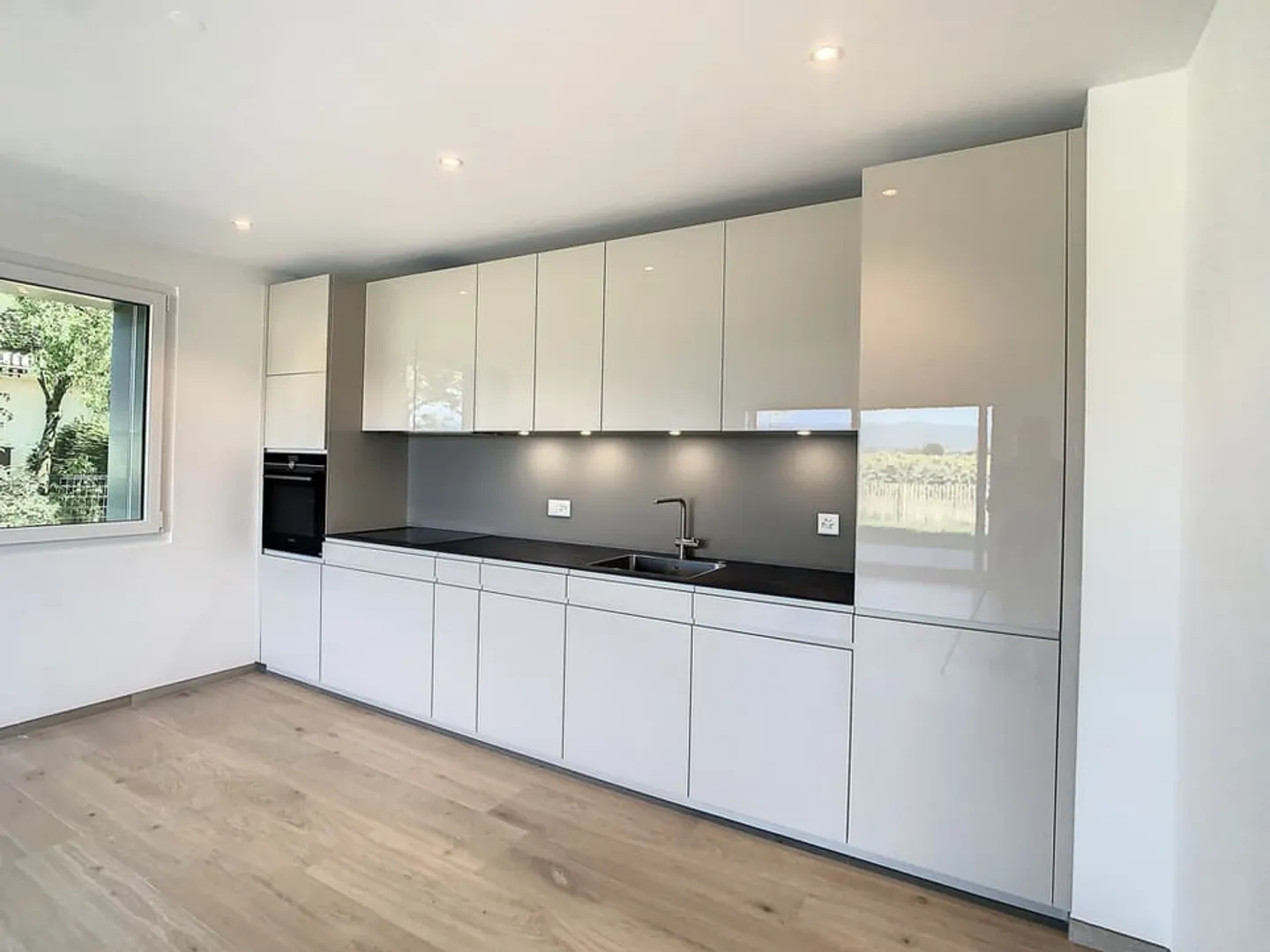 Bel appartamento al piano terra in un quartiere tranquillo - Foto 3 di 9