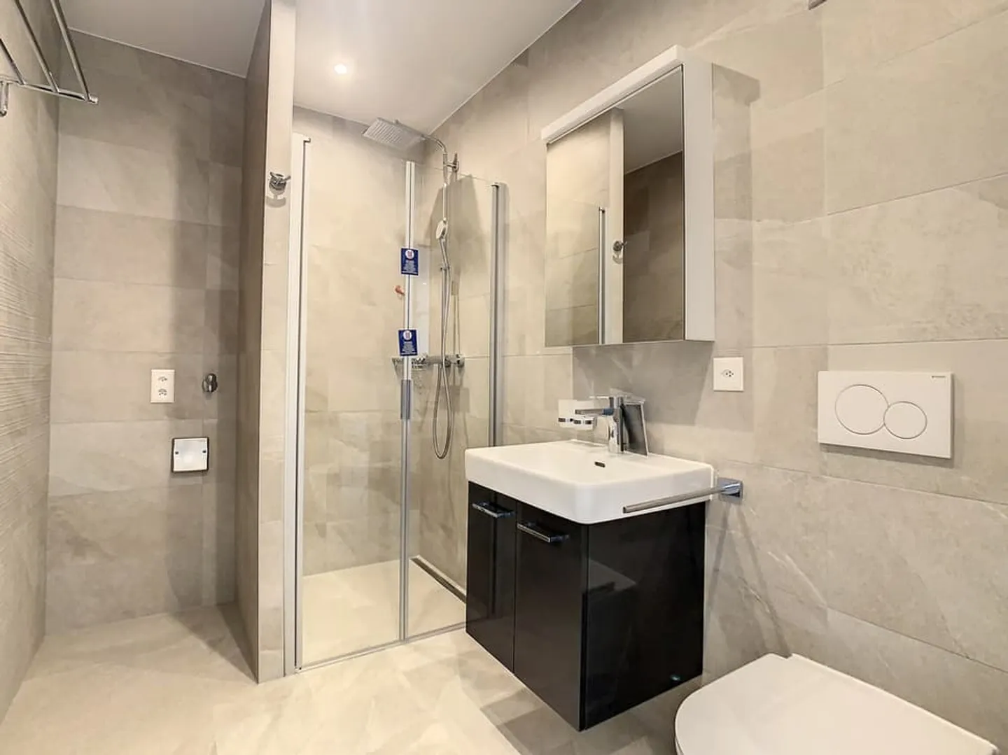 Bel appartamento al piano terra in un quartiere tranquillo - Foto 4 di 9