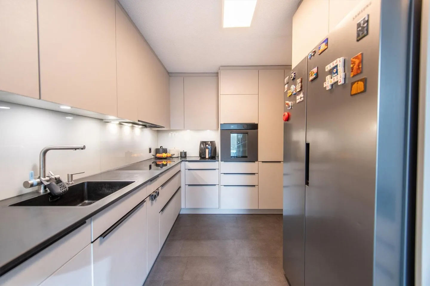 Il tuo rifugio personale: Appartamento moderno al piano terra con giardino privato - Foto 5 di 13