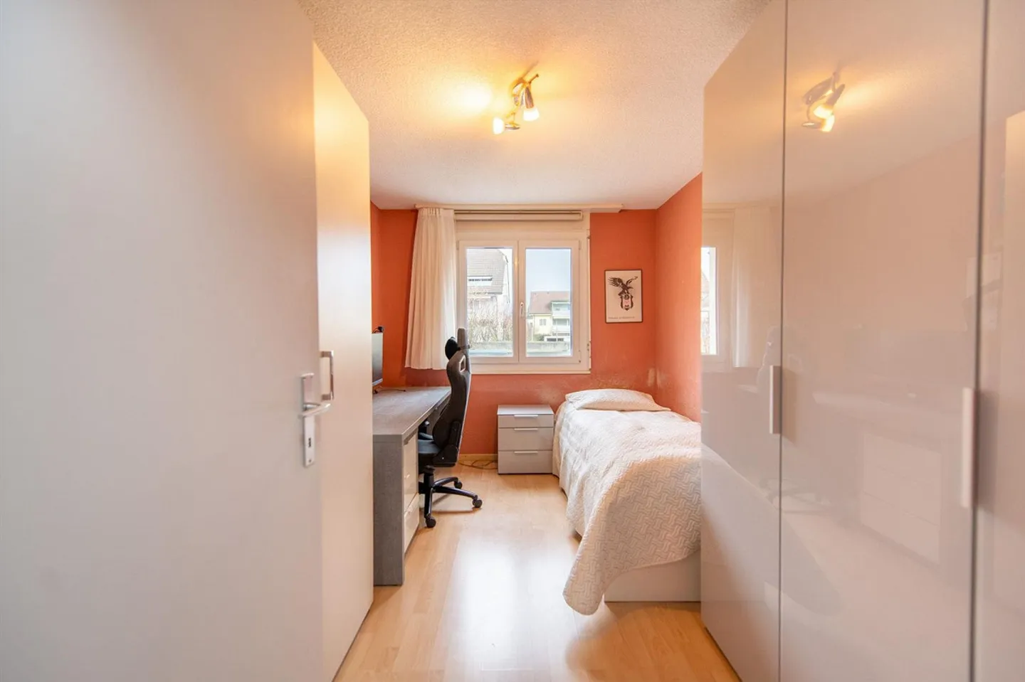 Il tuo rifugio personale: Appartamento moderno al piano terra con giardino privato - Foto 11 di 13