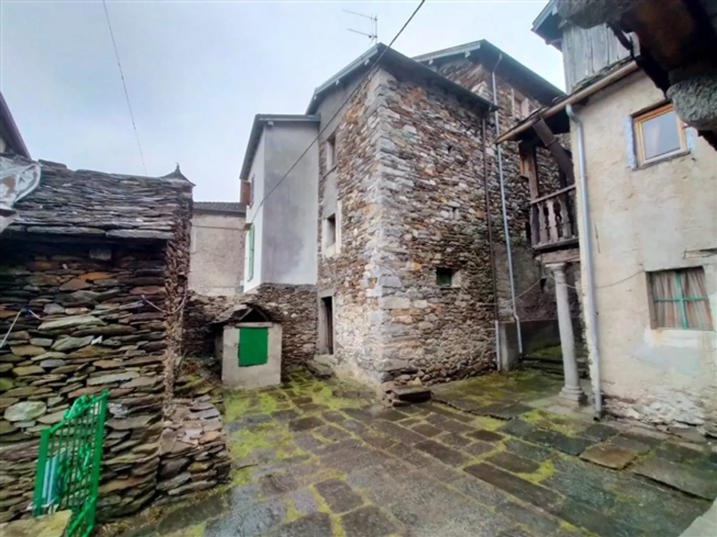 3-Zimmer-Haus zum Renovieren in Italien / casa di 3 1/2 locali in Italia - Foto 2 di 18