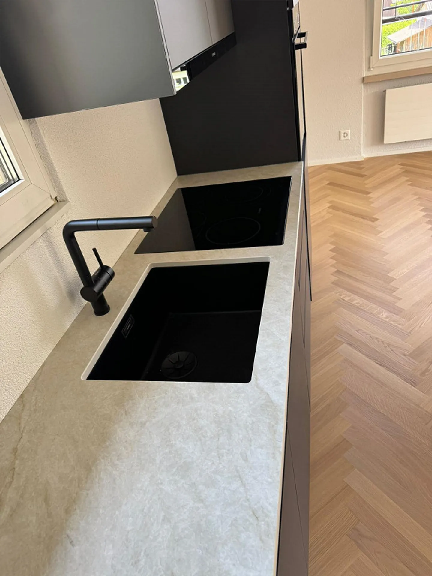 Bellissimo appartamento di 3,5 stanze ristrutturato - Foto 2 di 9