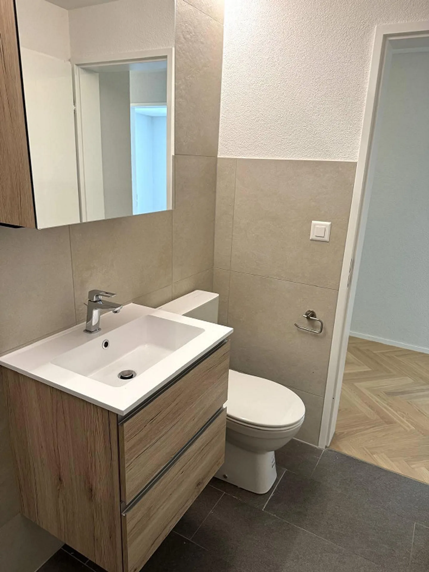 Bellissimo appartamento di 3,5 stanze ristrutturato - Foto 5 di 9