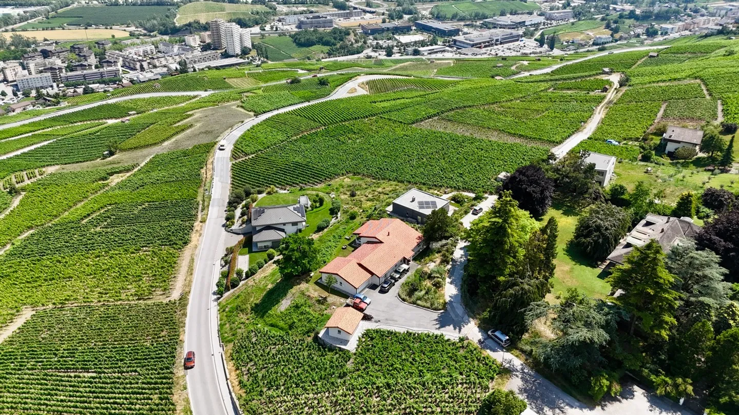 GRANDE VILLA SU UN UNICO PIANO CON VISTA - Foto 6 di 7