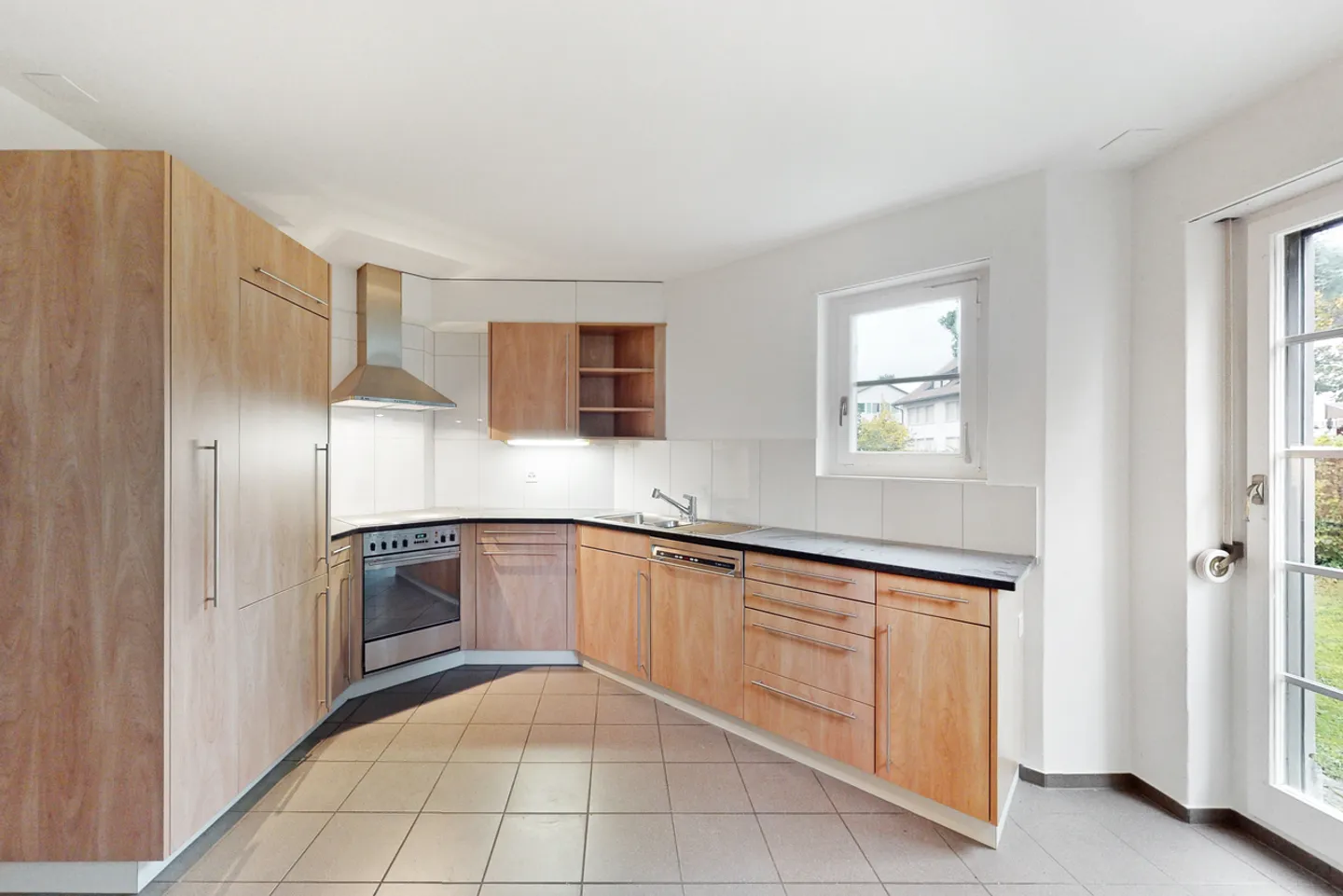 Great feel-good oasis with garden seating area in the tax-friendly Uitikon-Waldegg! - Photo 9 of 12