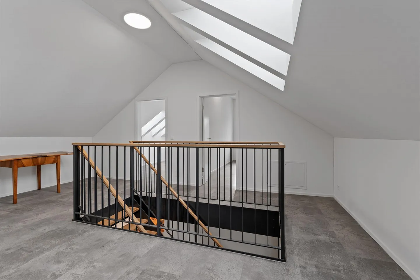 8.5-Room Penthouse Maisonette Apartment with High-Quality Finish in Hochdorf - Photo 9 of 11