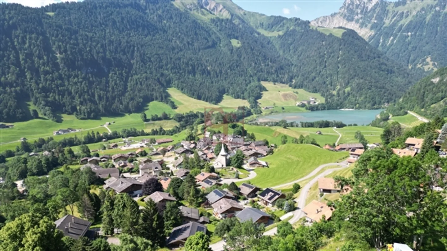 For Sale - Land in an Ideal Location in Rossinière - Photo 2 of 4