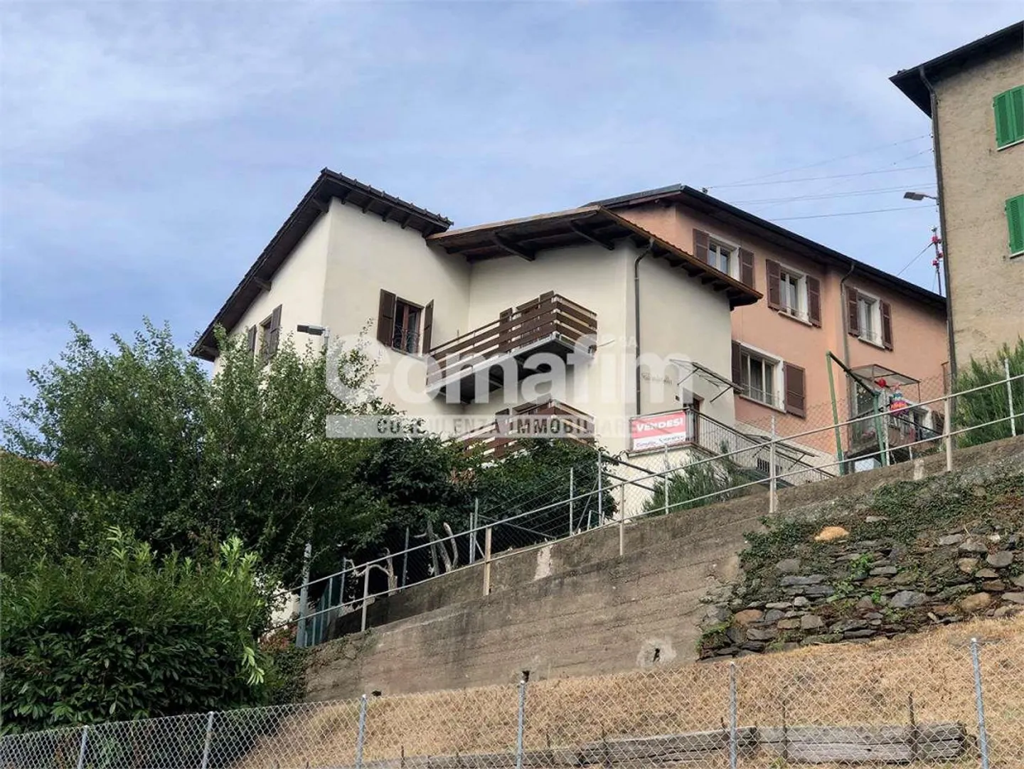 Casa di 3 ppartamenti con vista lago a Cademario - Foto 3 di 11