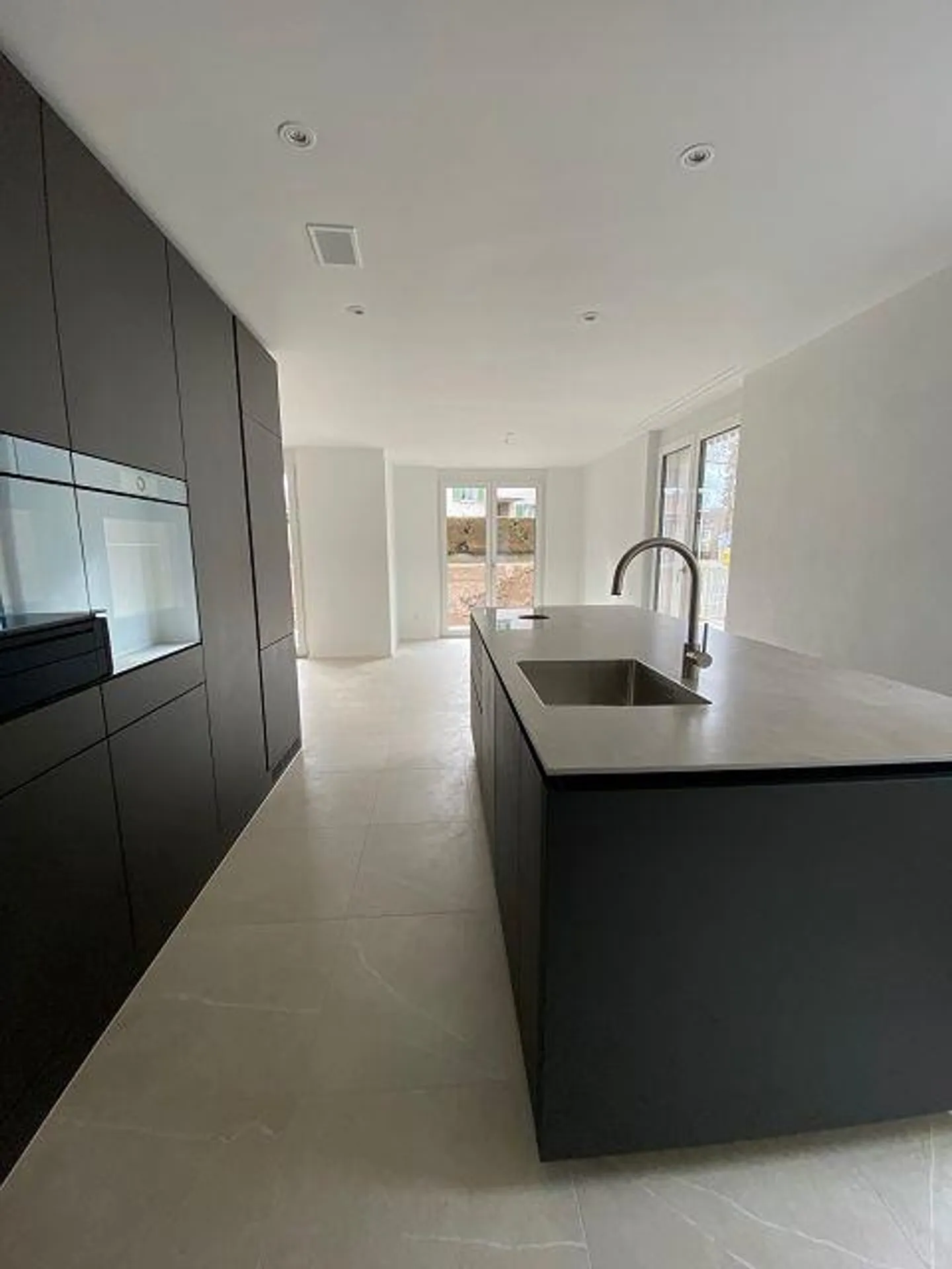 Geräumige Erdgeschosswohnung - Foto 2 von 11