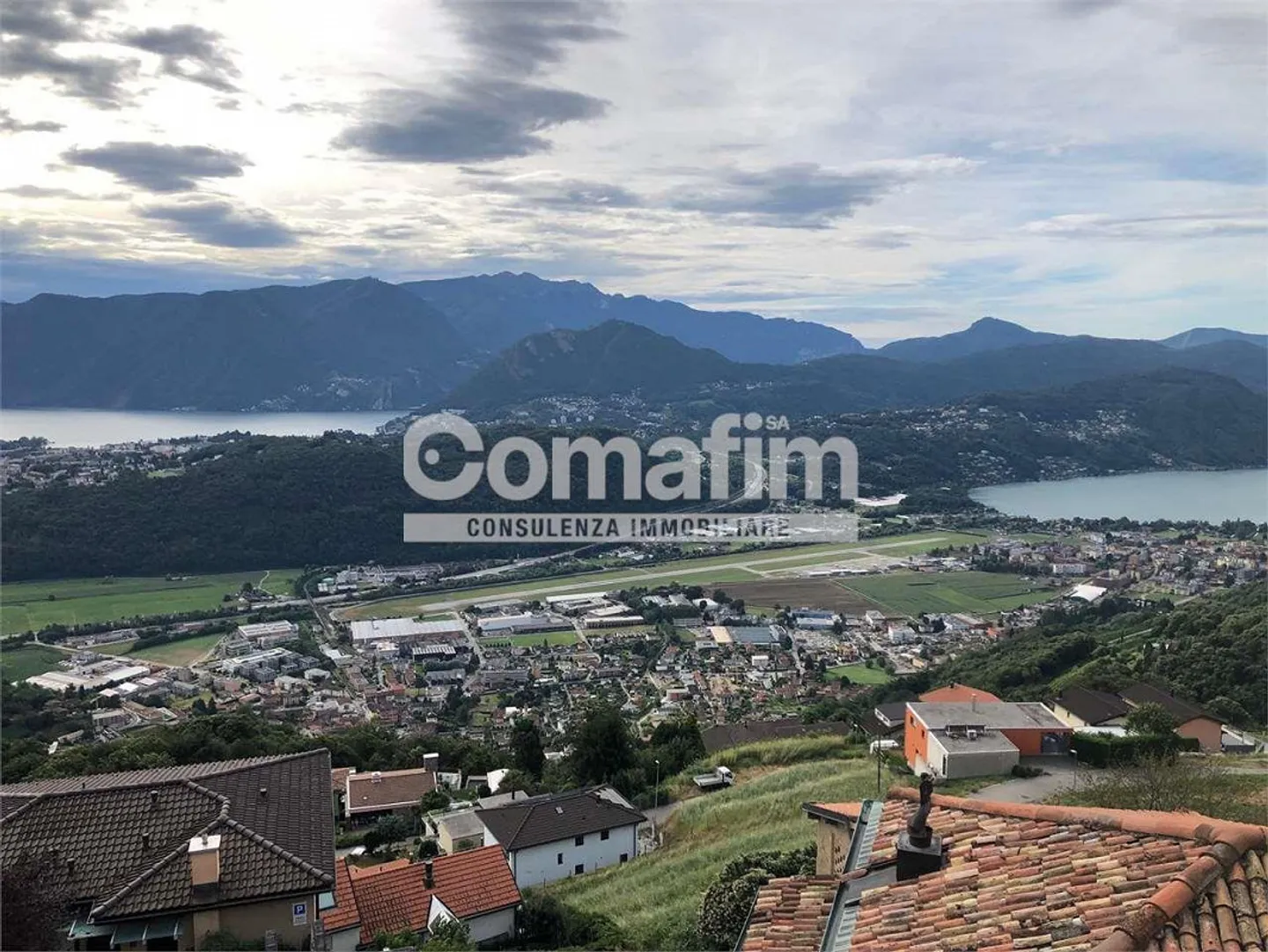 Casa di 3 ppartamenti con vista lago a Cademario - Foto 4 di 11