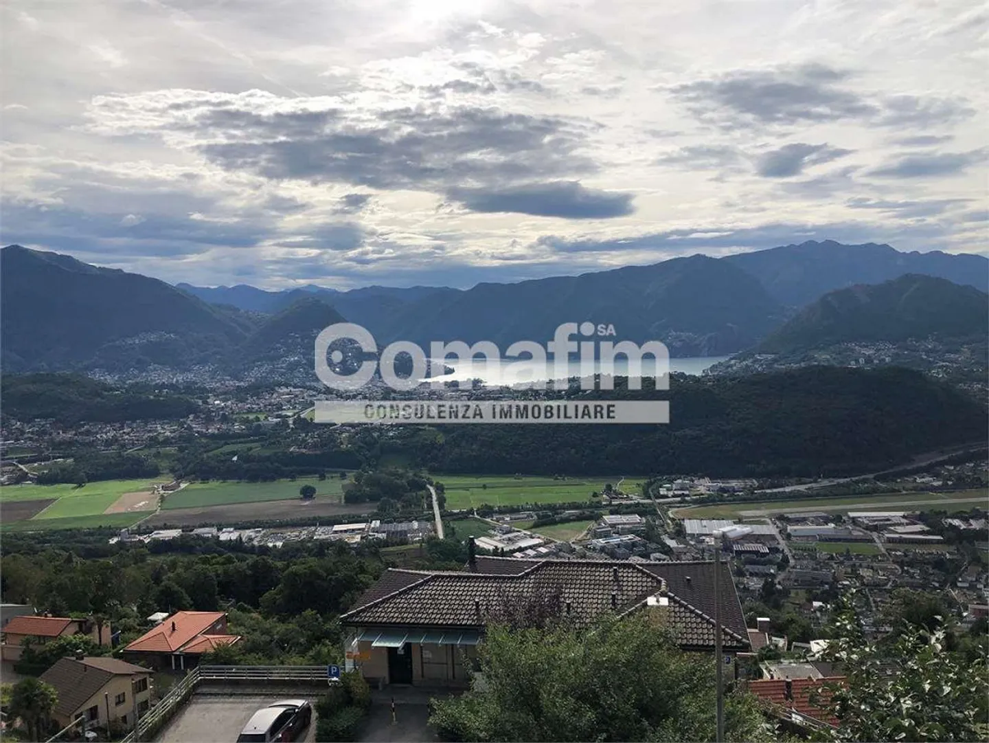 Casa di 3 ppartamenti con vista lago a Cademario - Foto 5 di 11