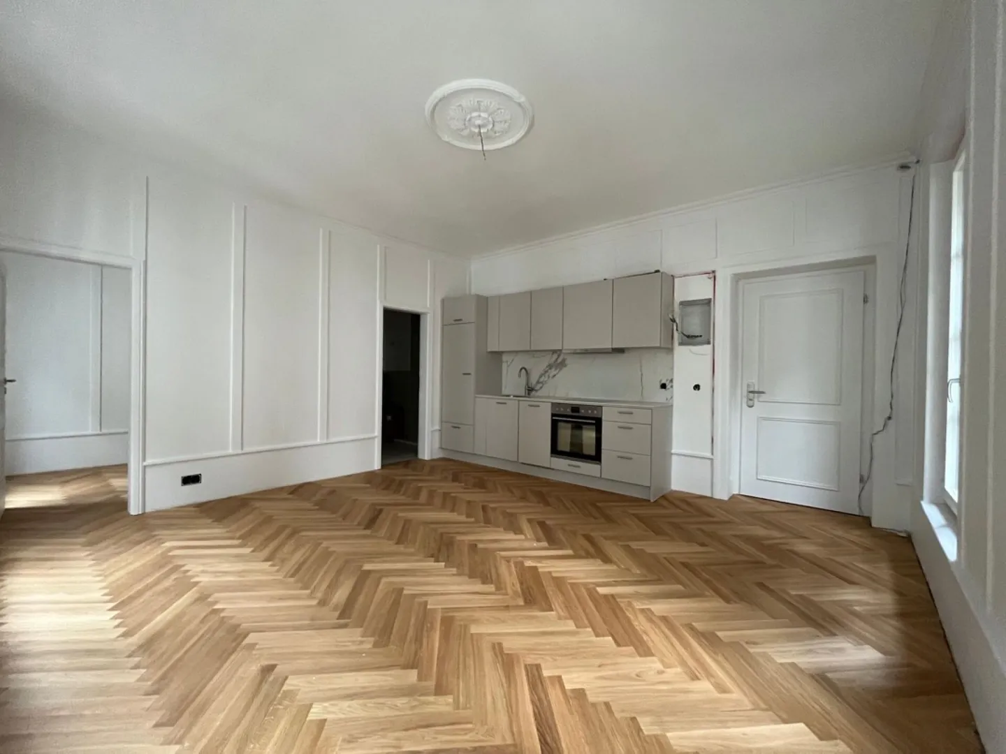Completely renovated 2.5 room apartment in the old town of Burgdorf - Photo 1 of 10