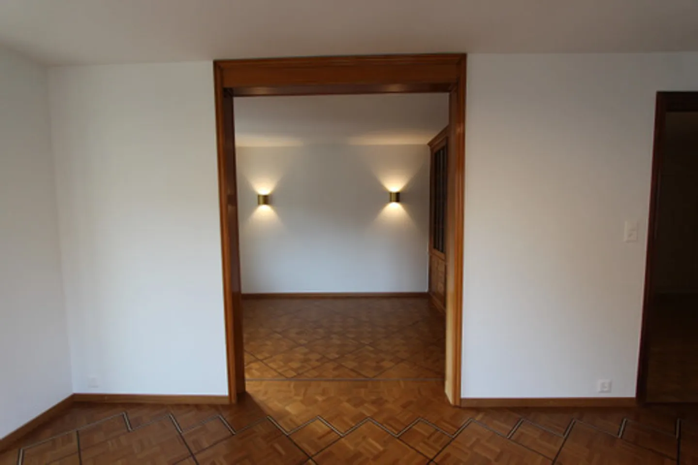 Modern 4.5-room apartment for rent in the center of Visp - Photo 4 of 11