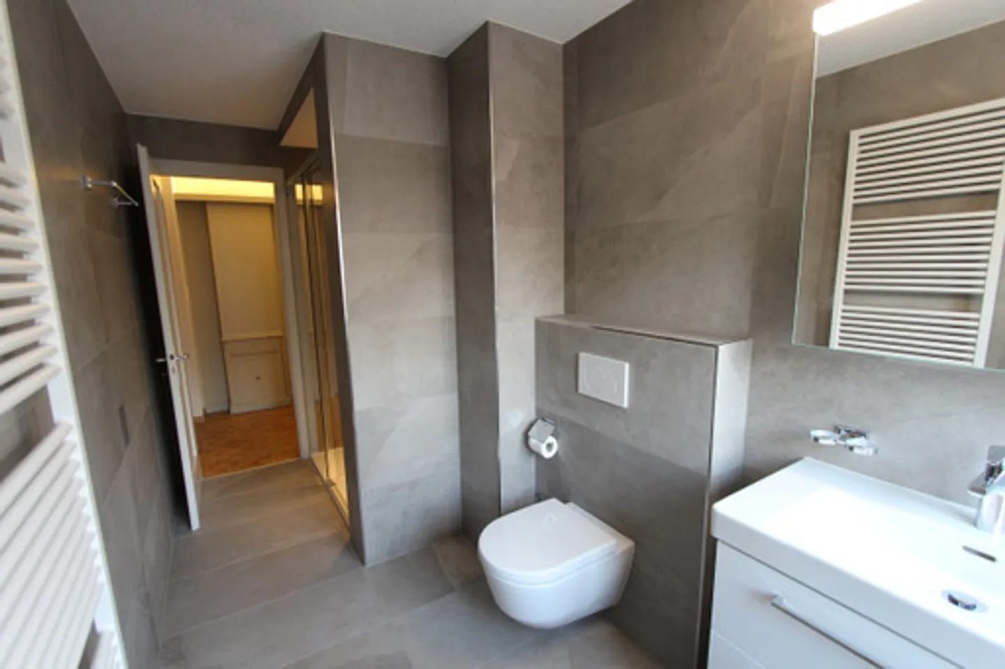 Modern 4.5-room apartment for rent in the center of Visp - Photo 9 of 11