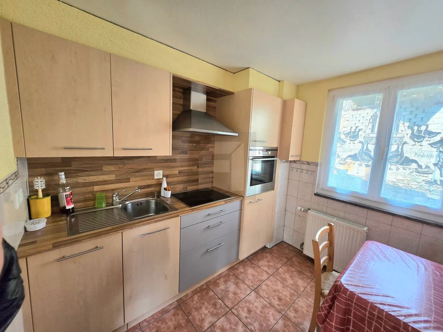 Savièse, casa di villaggio completamente ristrutturata con 4 posti auto + un annesso - Foto 4 di 13