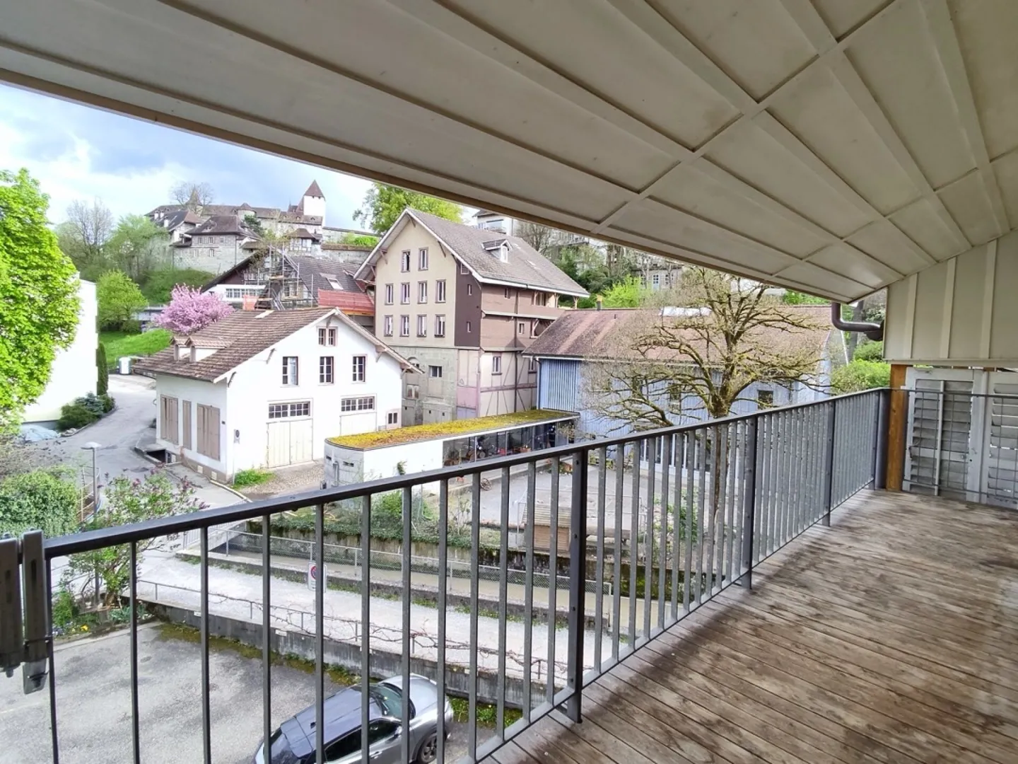 Ampio appartamento di 4,5 stanze nella città vecchia con balcone - Foto 1 di 11