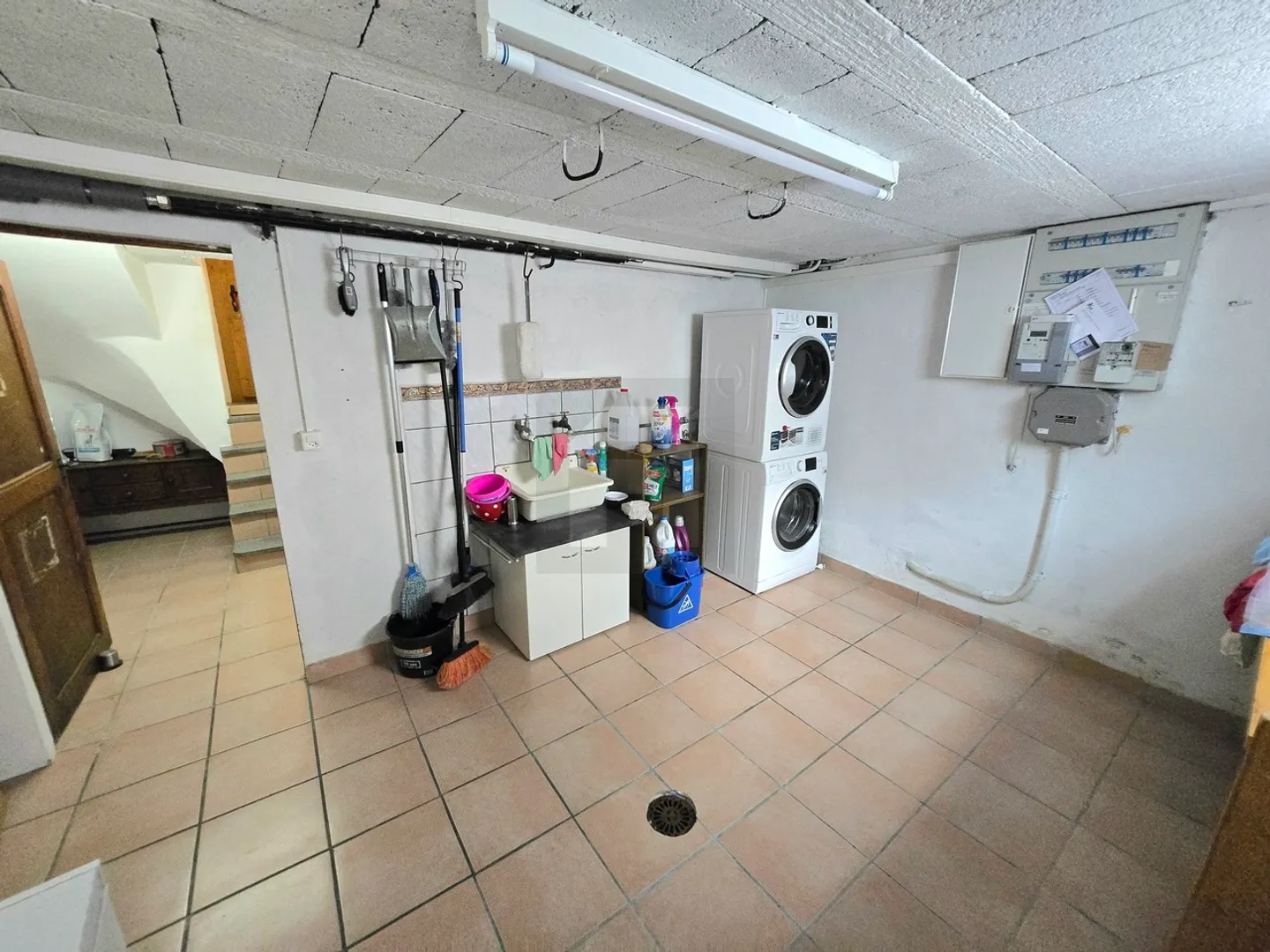 Savièse, casa di villaggio completamente ristrutturata con 4 posti auto + un annesso - Foto 12 di 13