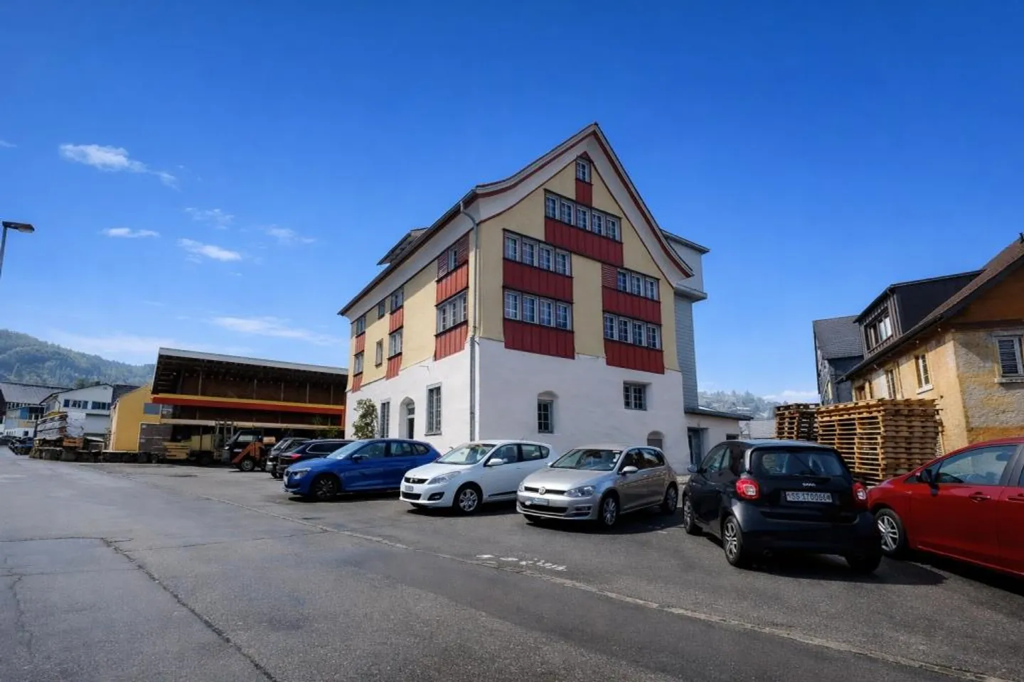 Locali per uffici in una buona posizione - Foto 1 di 9