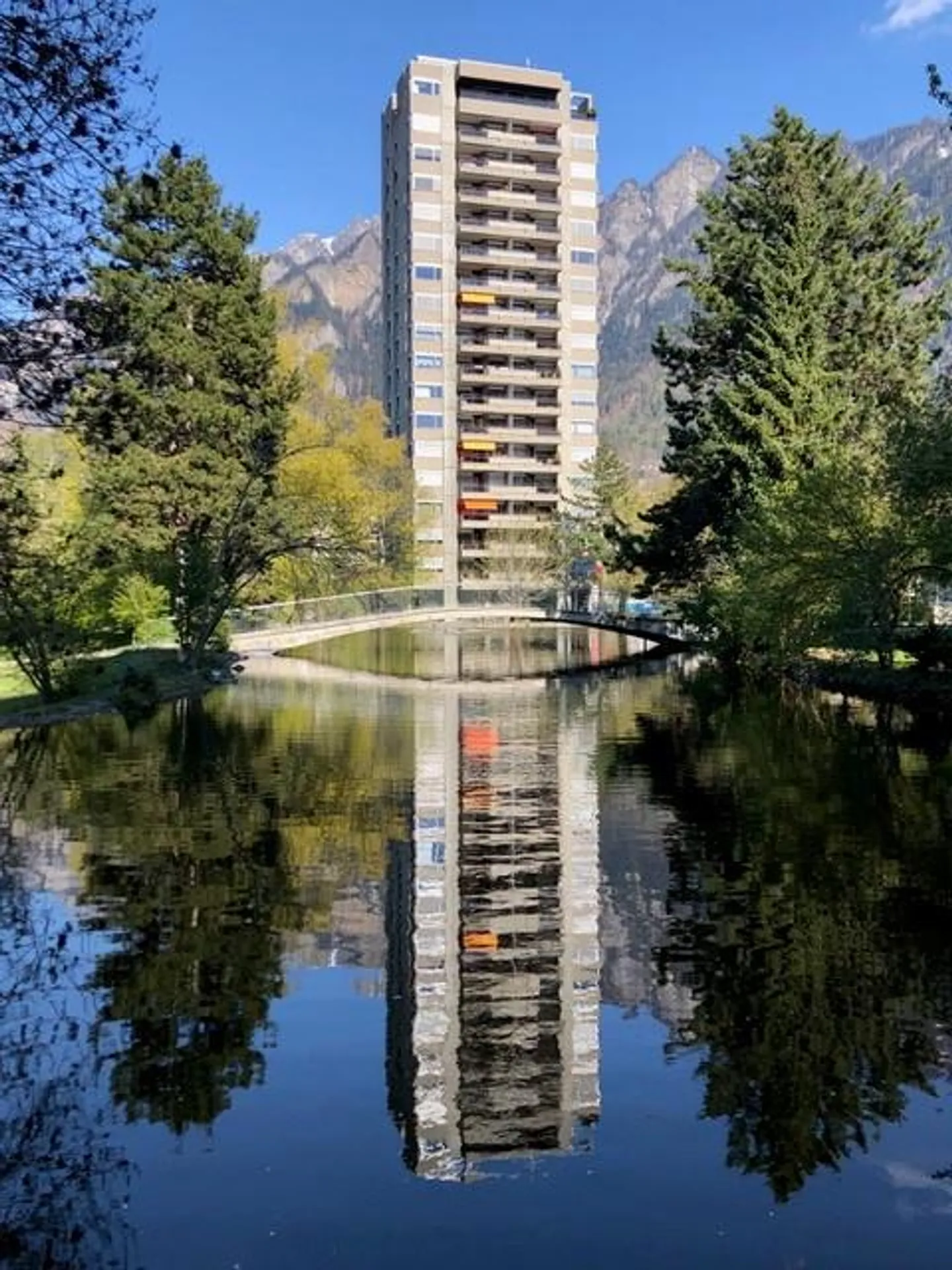 Schöne und lichtdurchflutete 3.5 Zimmerwohnung - Foto 2 von 17