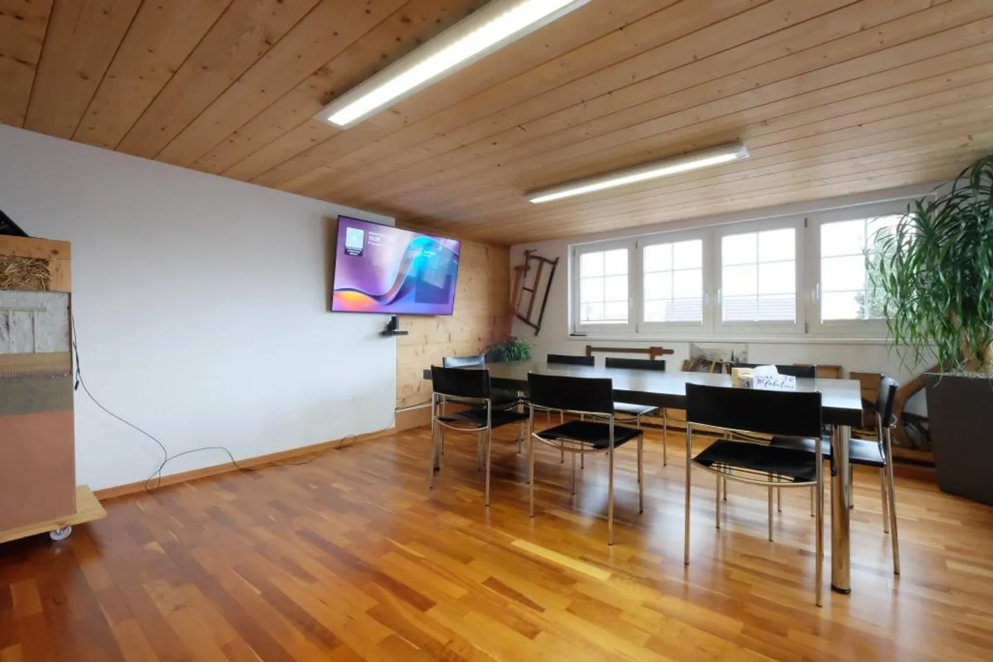 Locali per uffici in una buona posizione - Foto 2 di 9