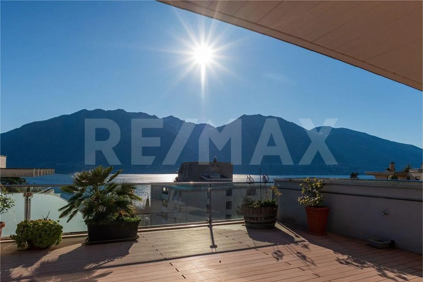 Appartamento attico con bella vista lago - Foto 3 di 13