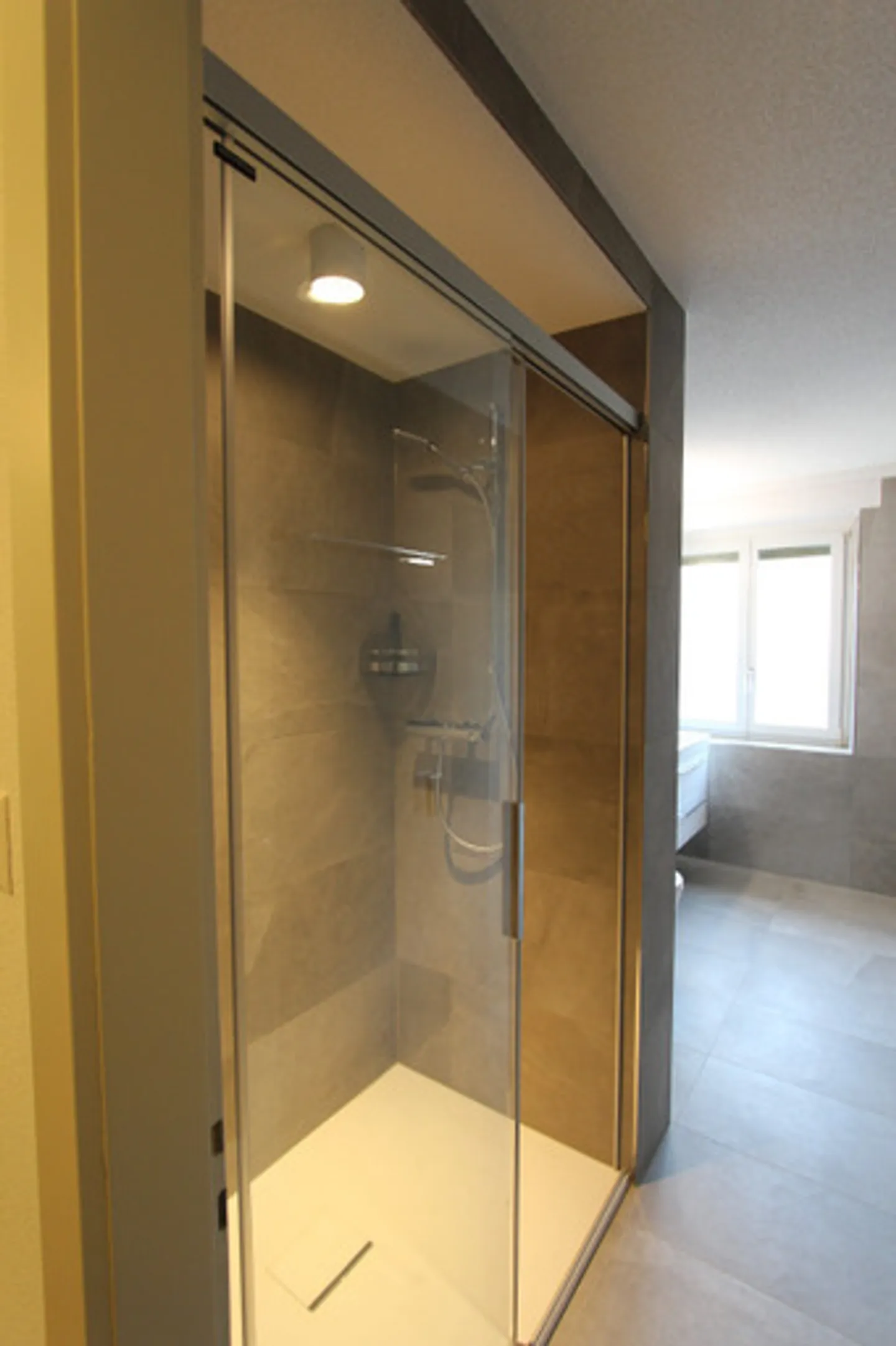 Newly renovated 4.5 room apartment in the center of Visp - Photo 6 of 8