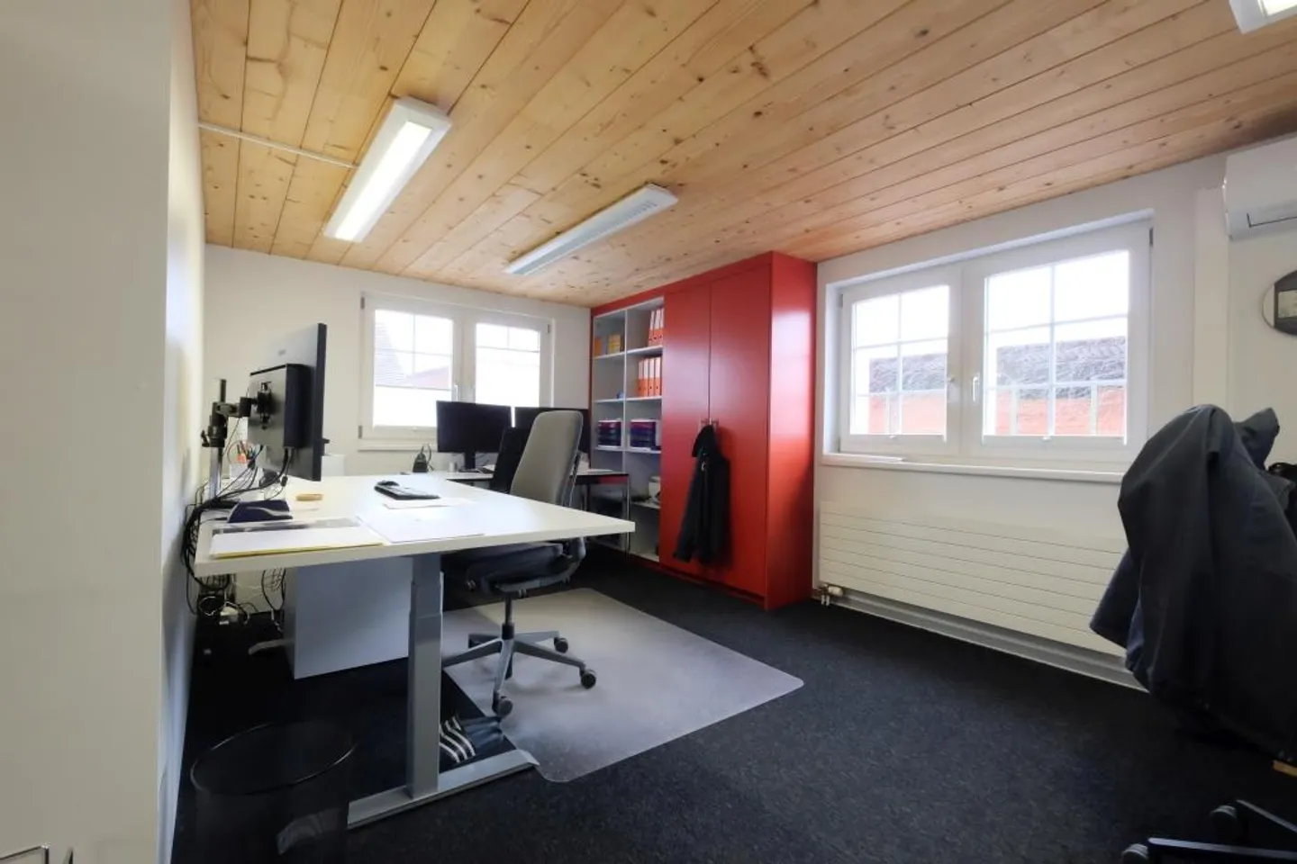 Locali per uffici in una buona posizione - Foto 8 di 9