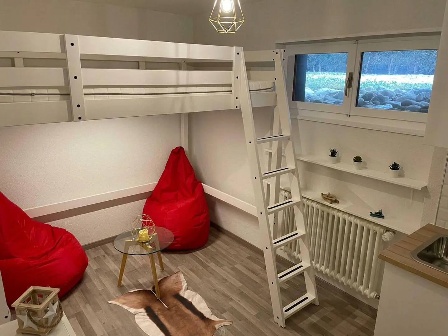 STUDIO FOR RENT NEAR CENTER YEAR - Photo 1 of 7