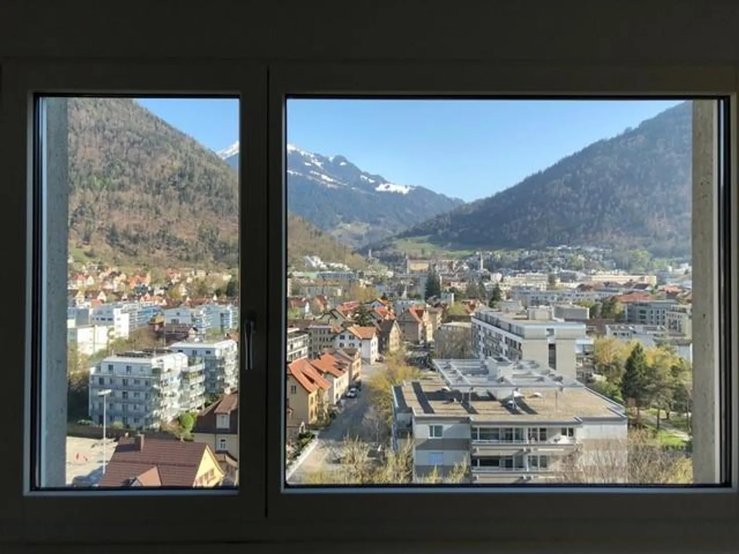 Schöne und lichtdurchflutete 3.5 Zimmerwohnung - Foto 11 von 17