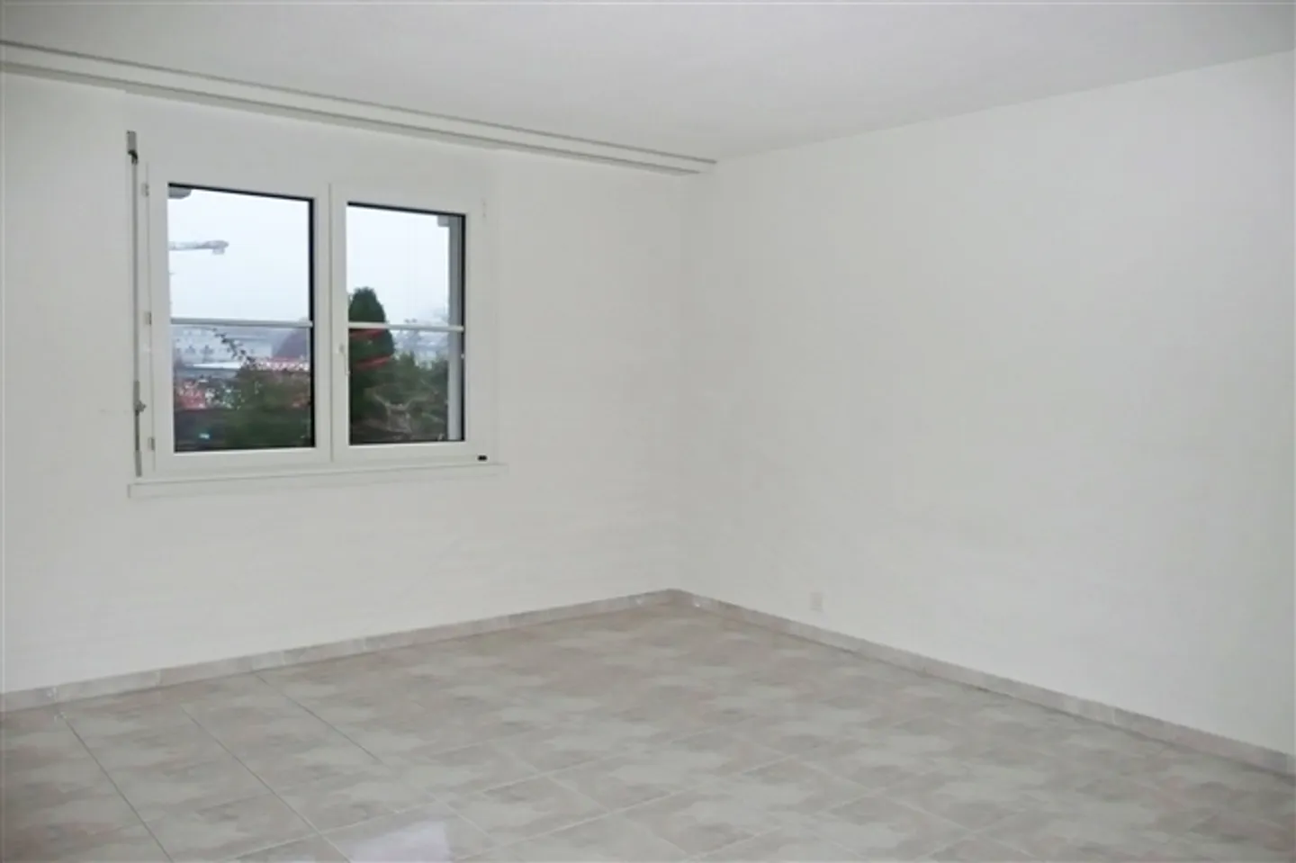Apartment for rent - Photo 3 of 5