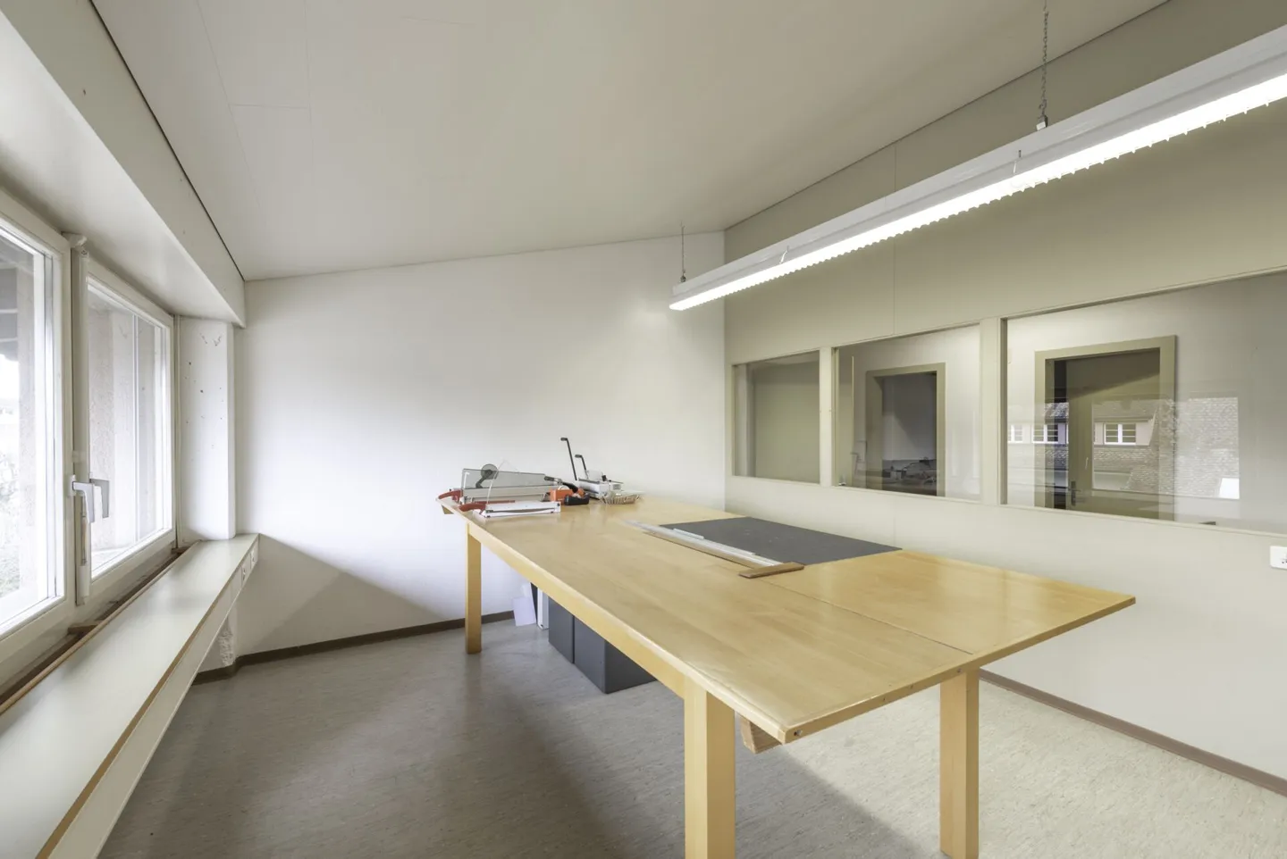 Gewerbe-/Büroräumlichkeiten zu vermieten - Foto 7 von 17