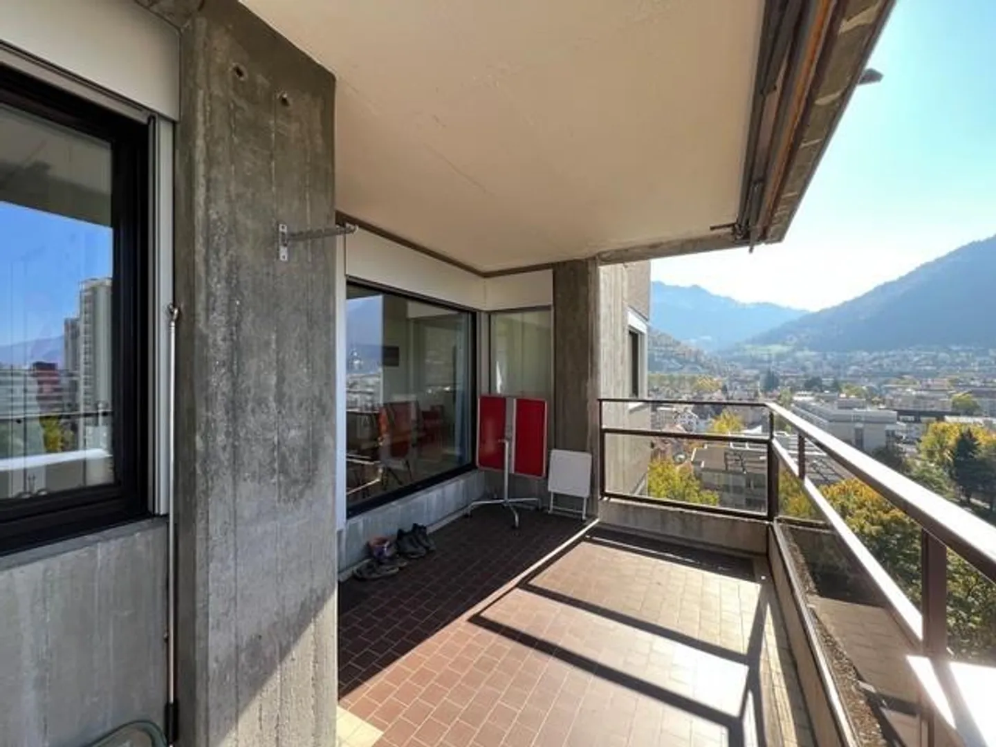 Schöne und lichtdurchflutete 3.5 Zimmerwohnung - Foto 15 von 17