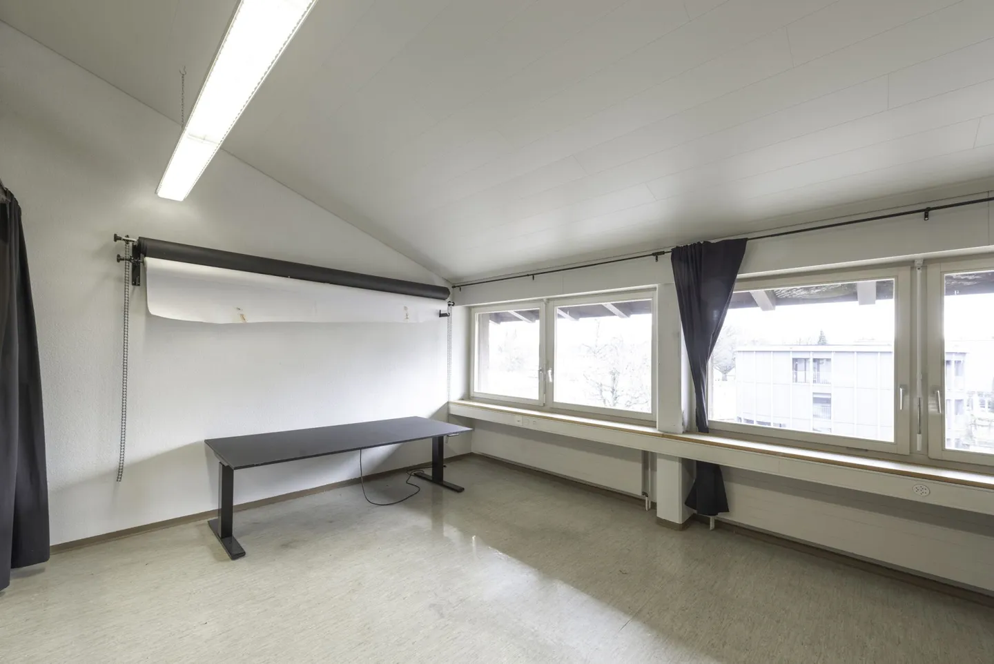 Gewerbe-/Büroräumlichkeiten zu vermieten - Foto 8 von 17