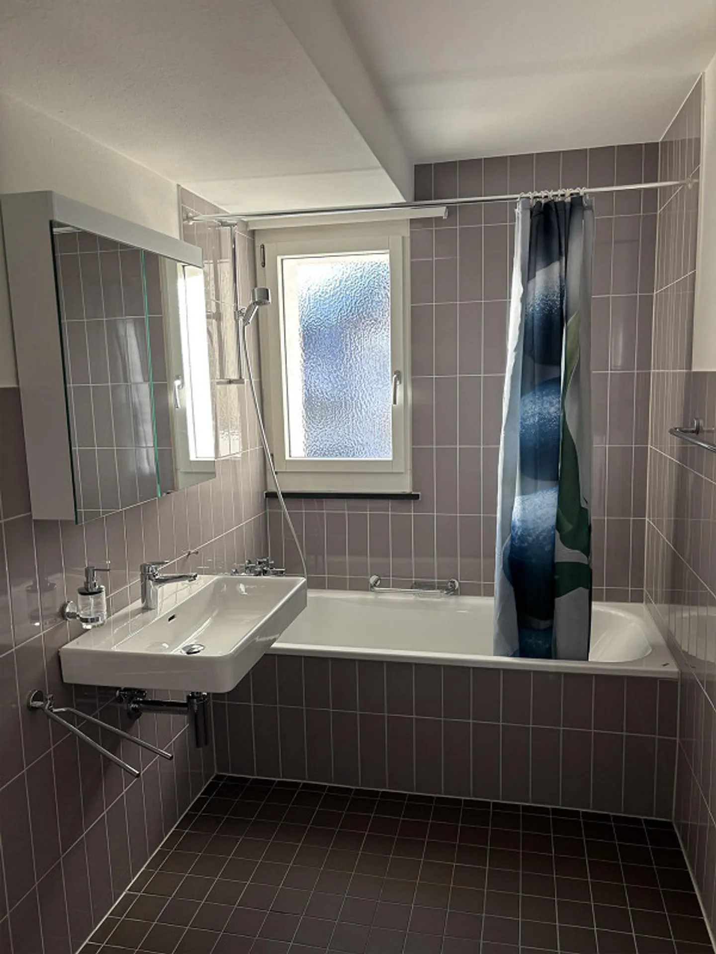 Helle 3-Zimmerwohnung mit Lift - Foto 3 von 6