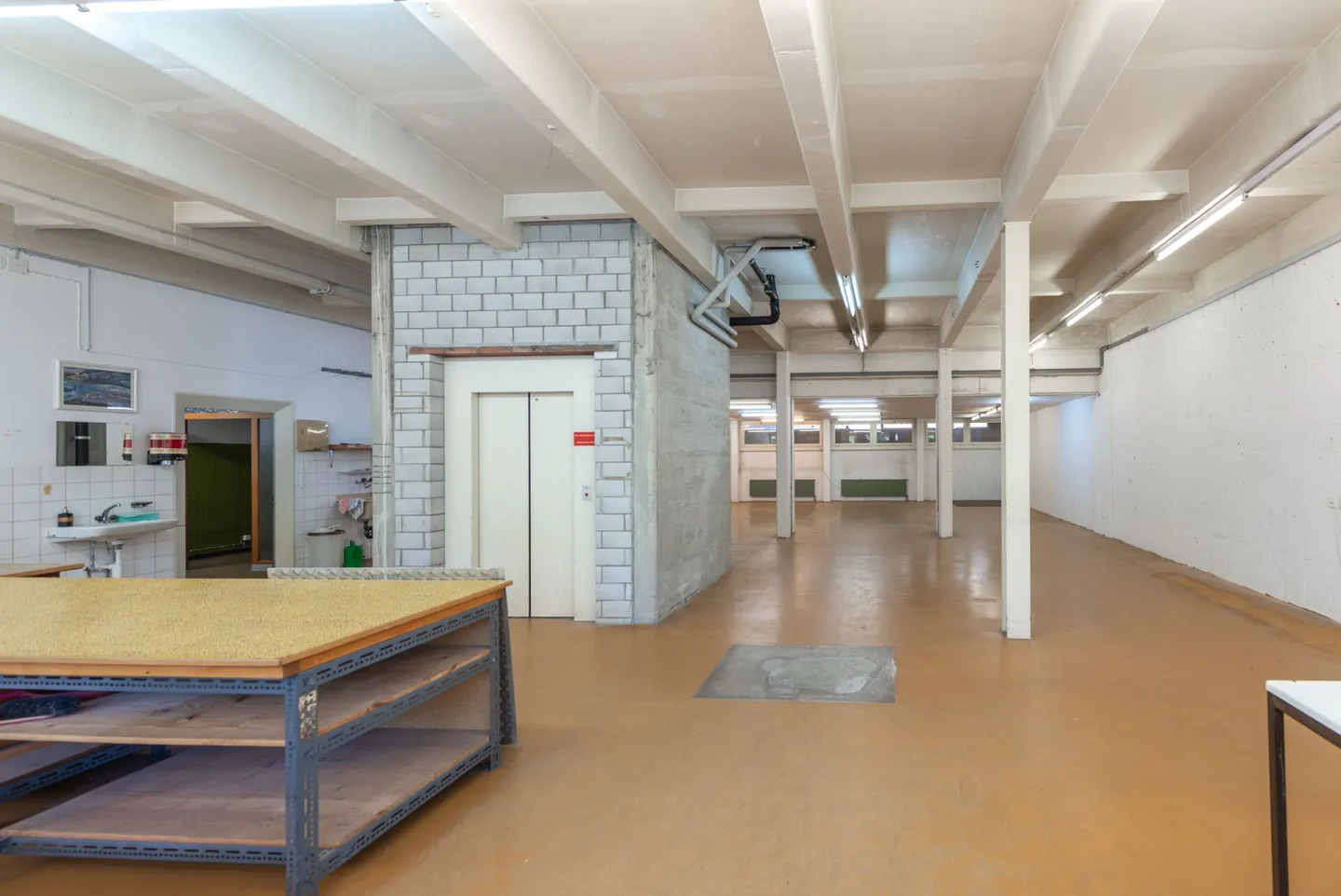 Gewerbe-/Büroräumlichkeiten zu vermieten - Foto 10 von 17