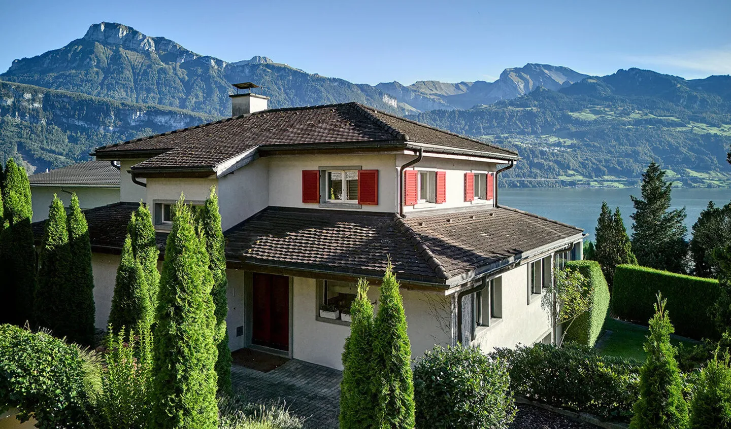 Exklusives Einfamilienhaus mit viel Umschwung und Seesicht - Foto 13 von 14